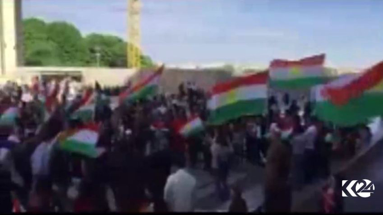 Li Parîsê bo serxwebûn a Kurdistan  xwepîşandan kirin